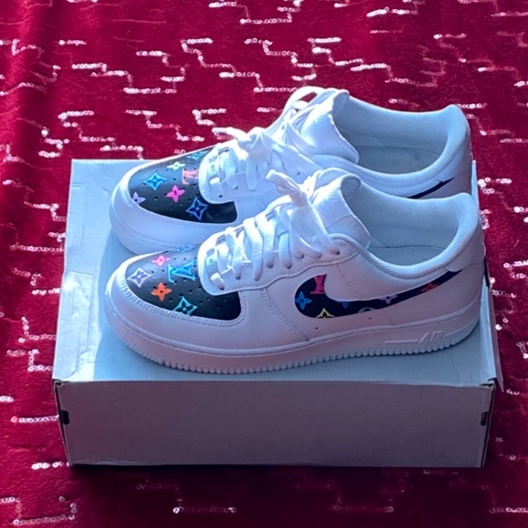 Custom Nike Air Force 1 - Picture 5 of 7